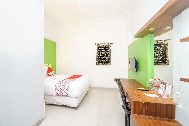 Oyo 231 Hotel Andita Syariah Surabaia Exterior foto
