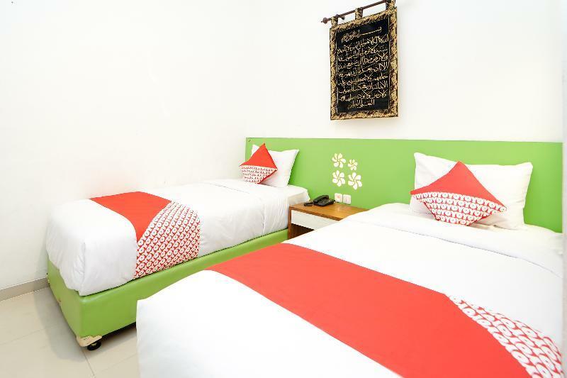 Oyo 231 Hotel Andita Syariah Surabaia Exterior foto