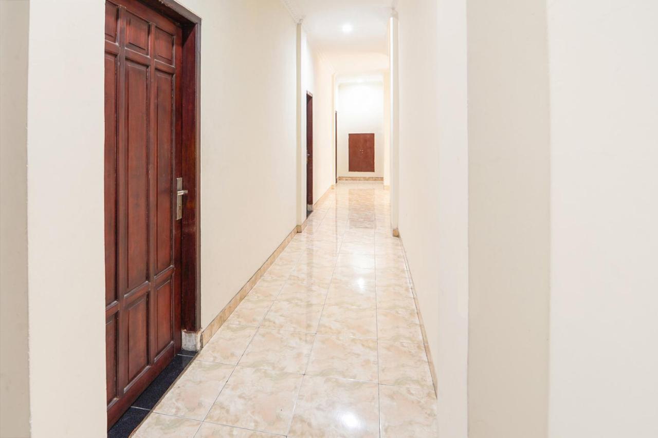Oyo 231 Hotel Andita Syariah Surabaia Exterior foto