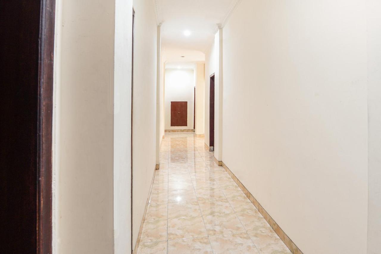 Oyo 231 Hotel Andita Syariah Surabaia Exterior foto