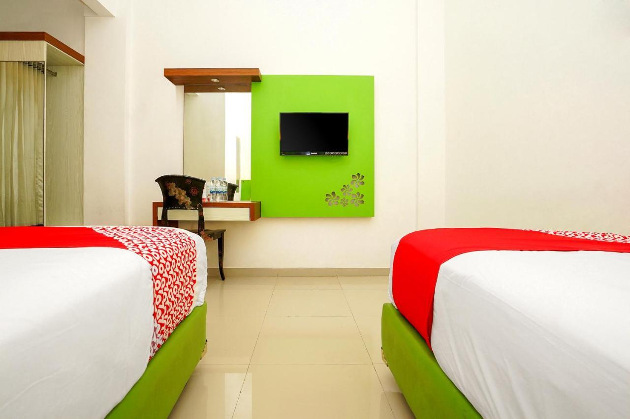 Oyo 231 Hotel Andita Syariah Surabaia Exterior foto