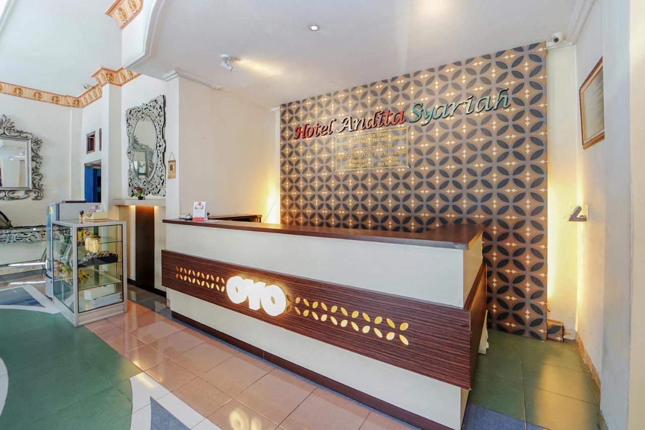 Oyo 231 Hotel Andita Syariah Surabaia Exterior foto