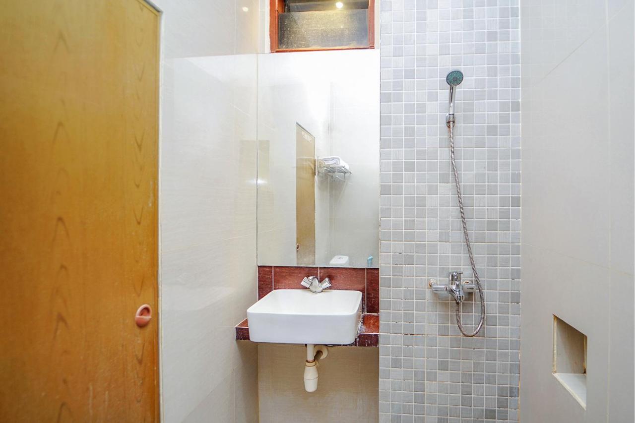Oyo 231 Hotel Andita Syariah Surabaia Quarto foto