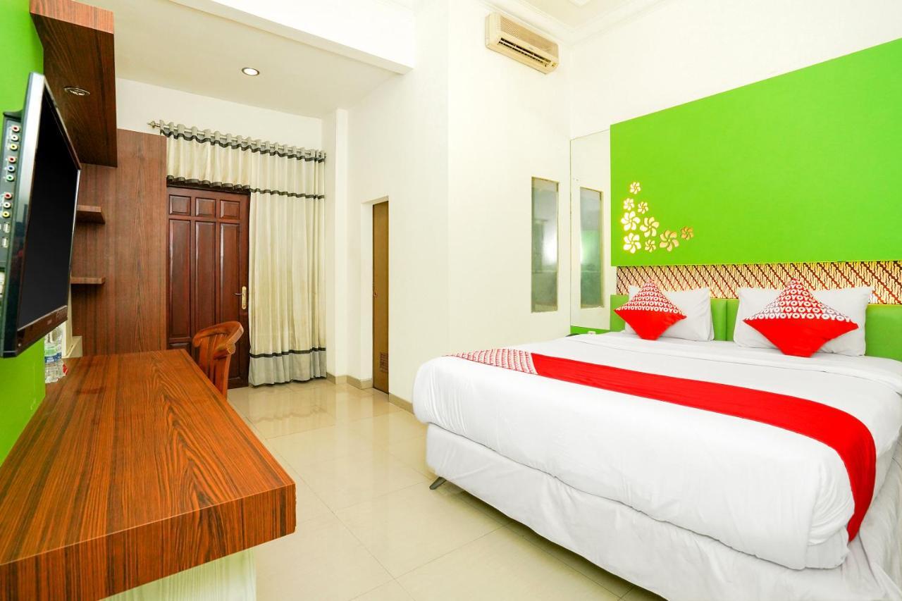 Oyo 231 Hotel Andita Syariah Surabaia Exterior foto