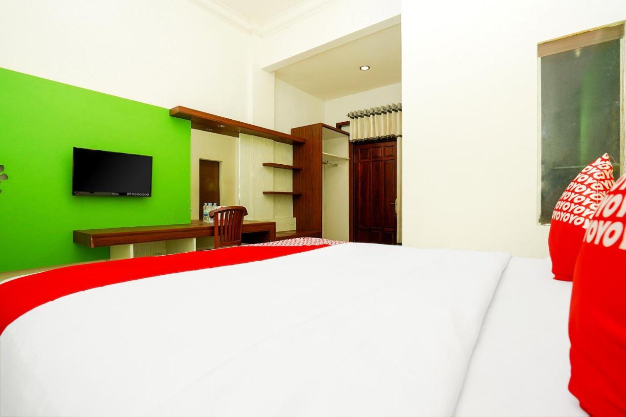 Oyo 231 Hotel Andita Syariah Surabaia Exterior foto