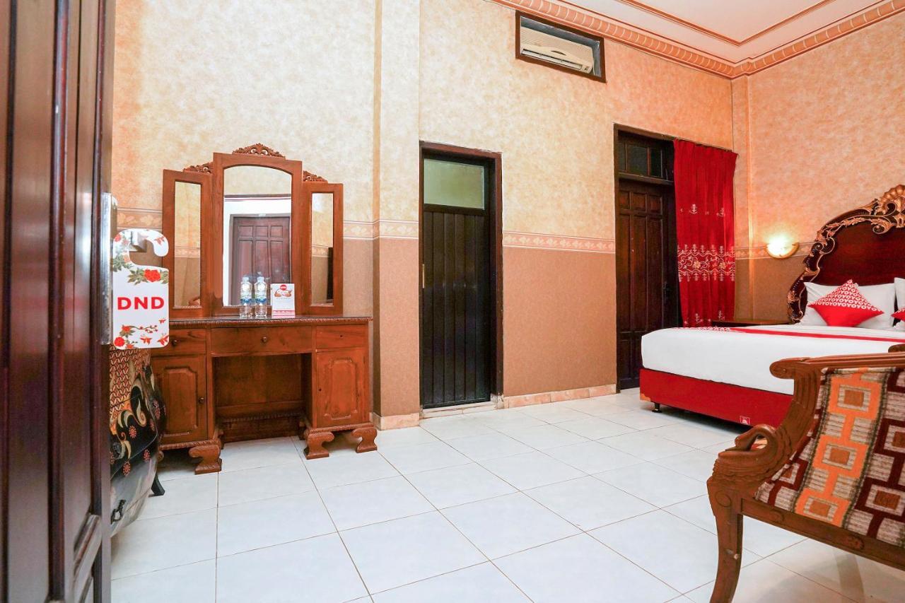 Oyo 231 Hotel Andita Syariah Surabaia Exterior foto