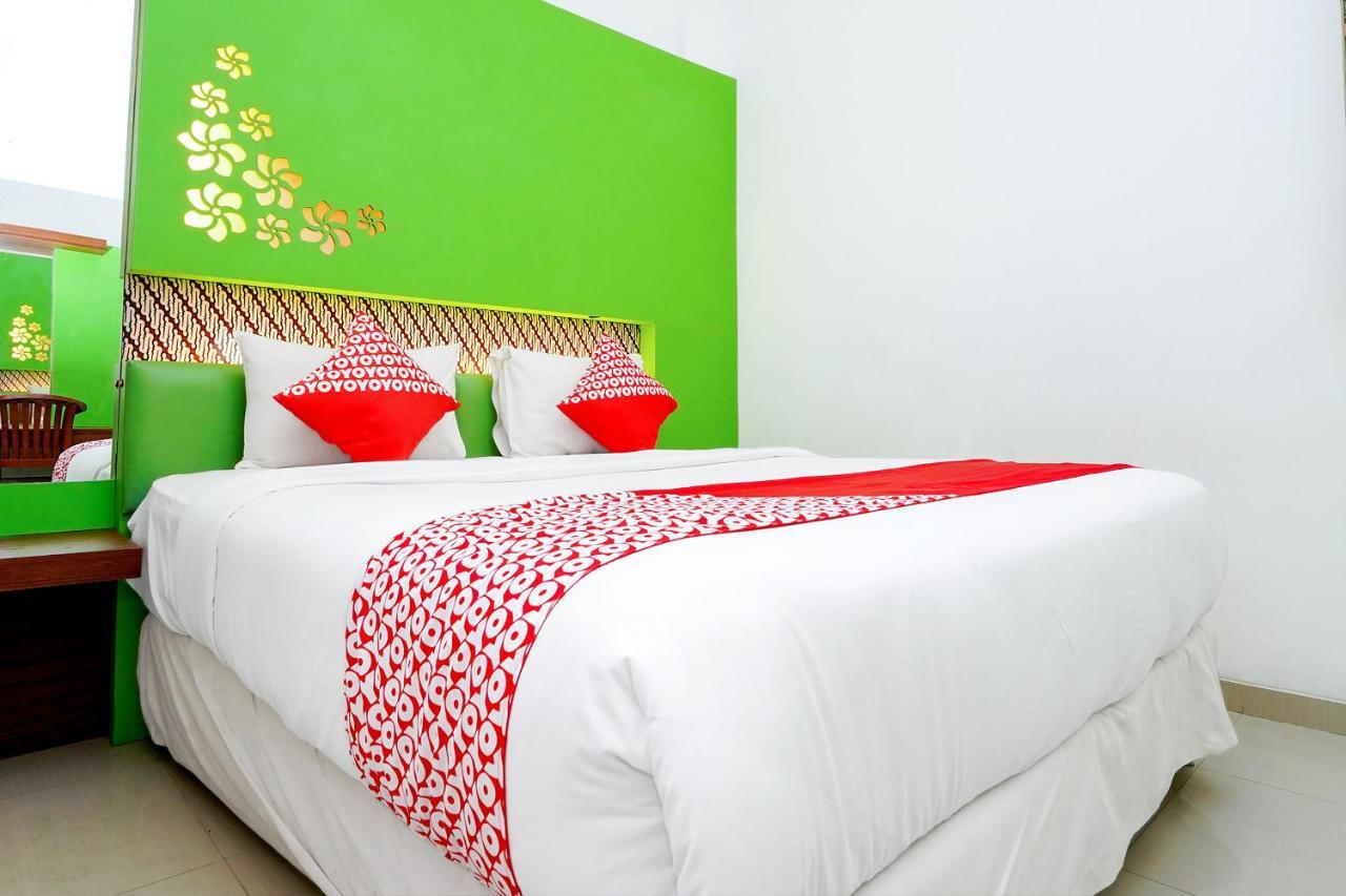 Oyo 231 Hotel Andita Syariah Surabaia Exterior foto